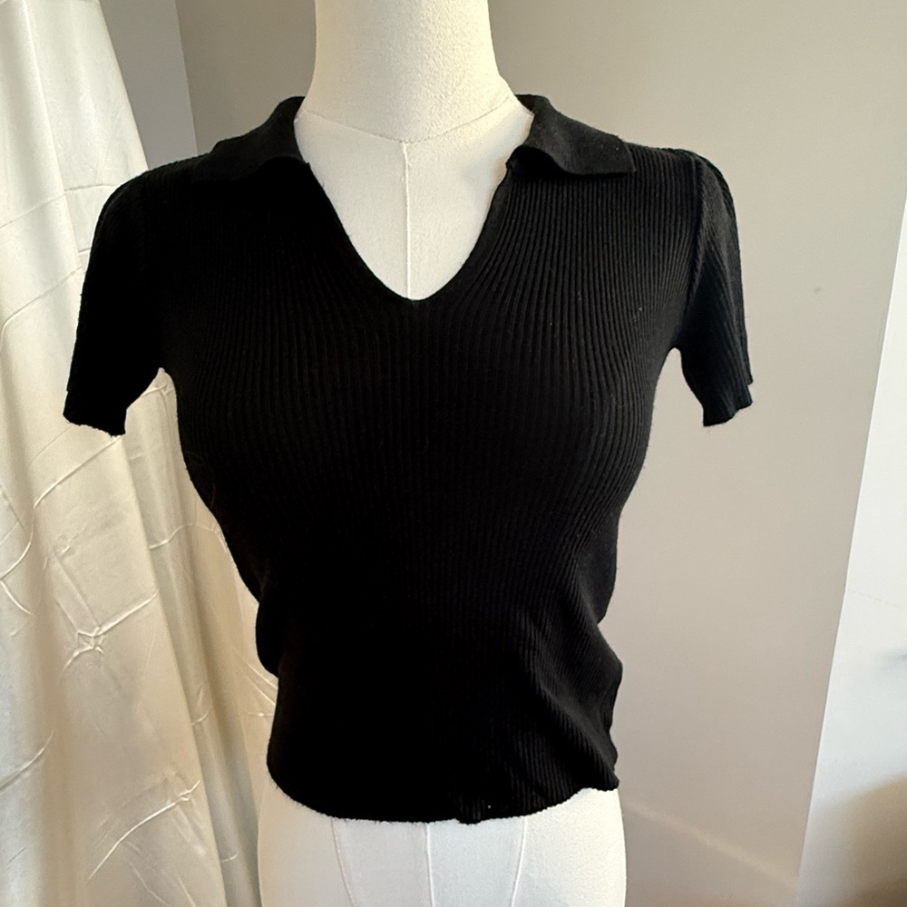 Elegant Black V-Neck Short Sleeve Top